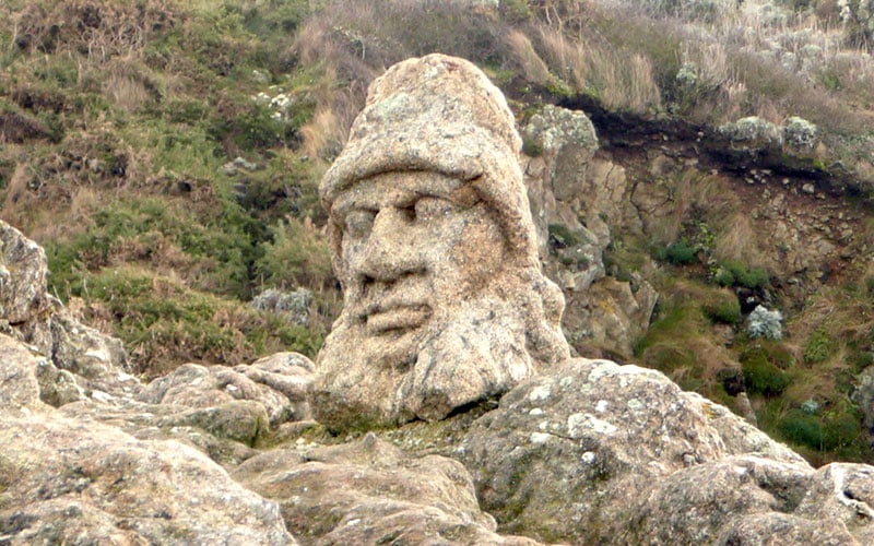 Rochers sculptés à Saint-Malo-Rotheneuf