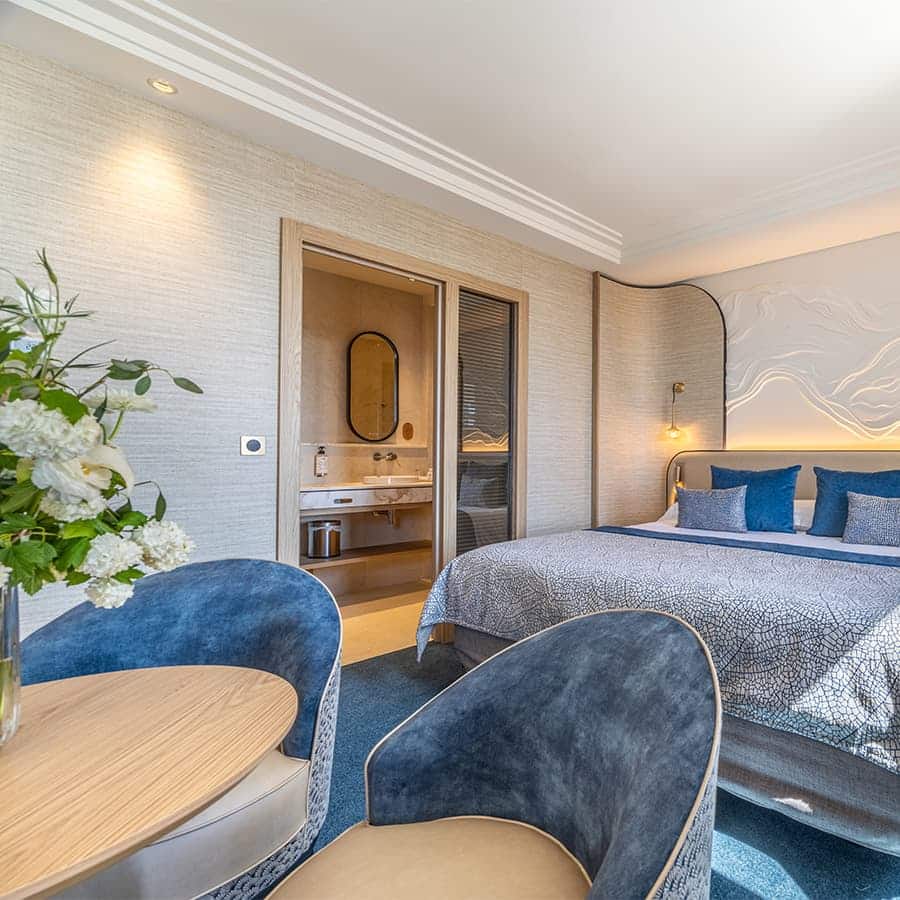 Chambre hôtel design face à la mer